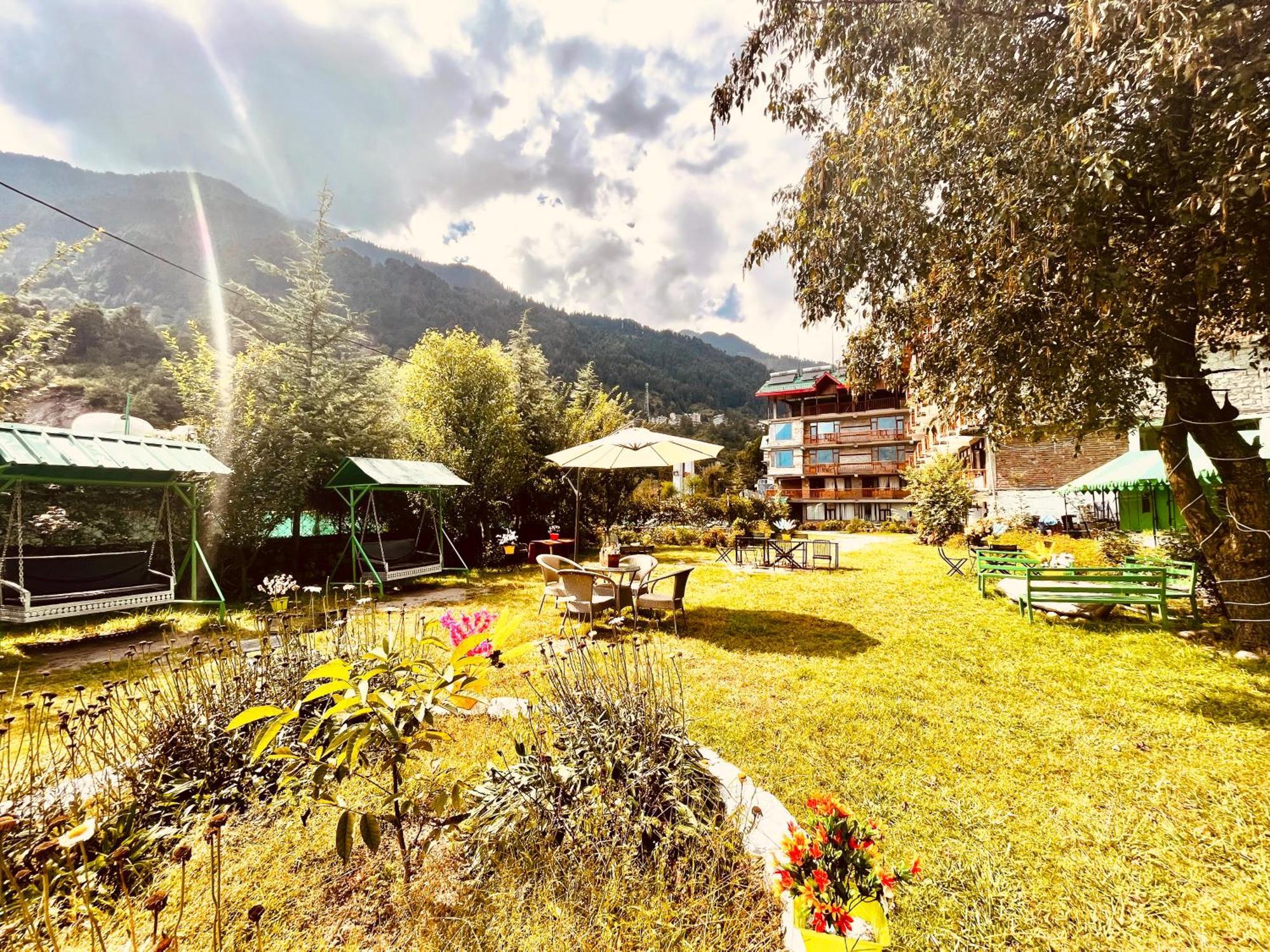Himalayan Riverside Resort, Manali Eksteriør billede