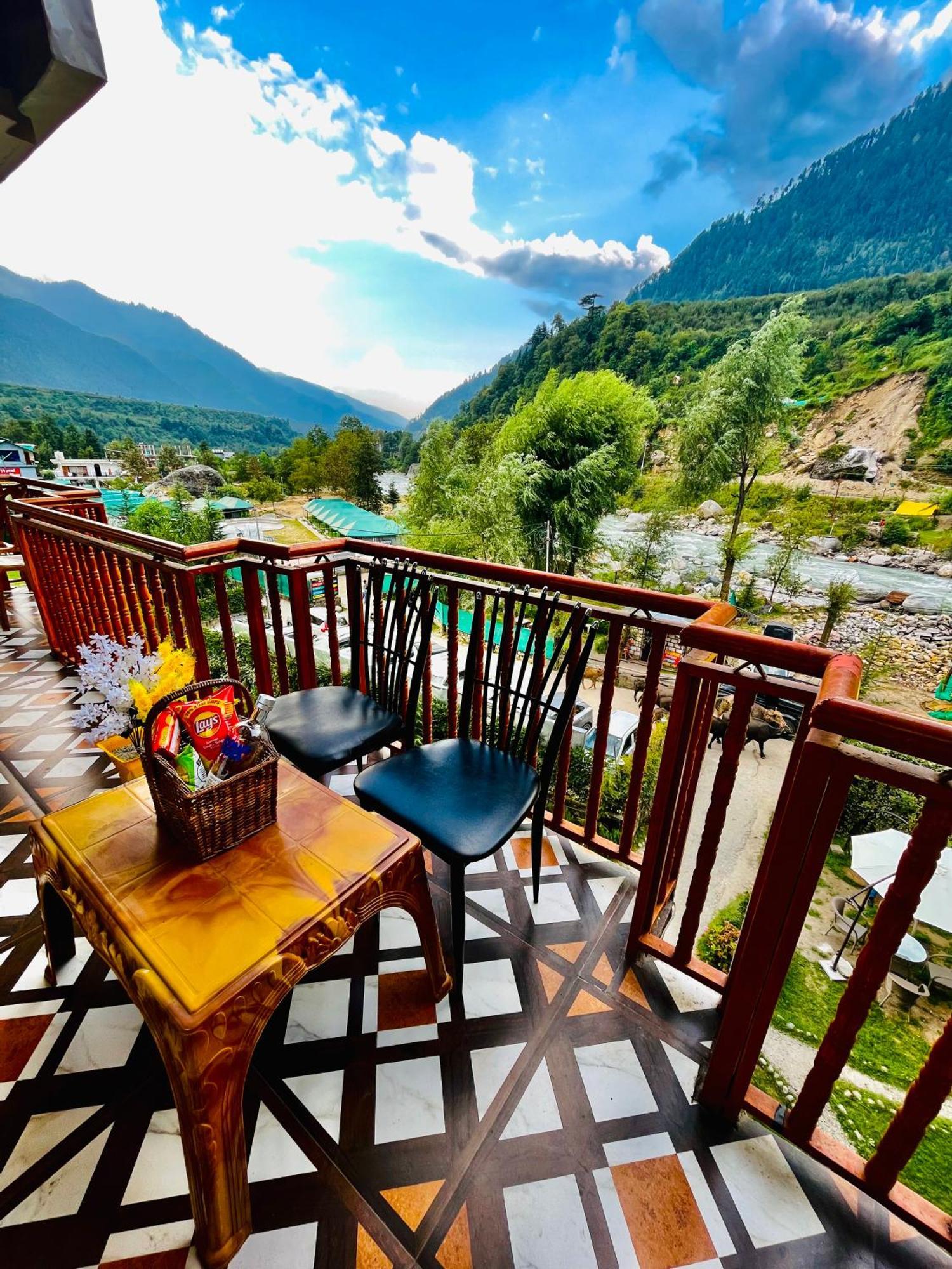 Himalayan Riverside Resort, Manali Eksteriør billede